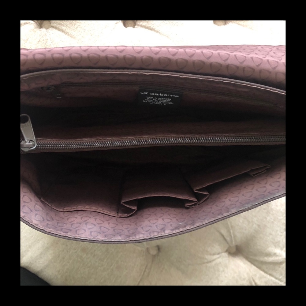 Liz Claiborne Nylon Everyday Messenger Bag - Picture 3 of 10